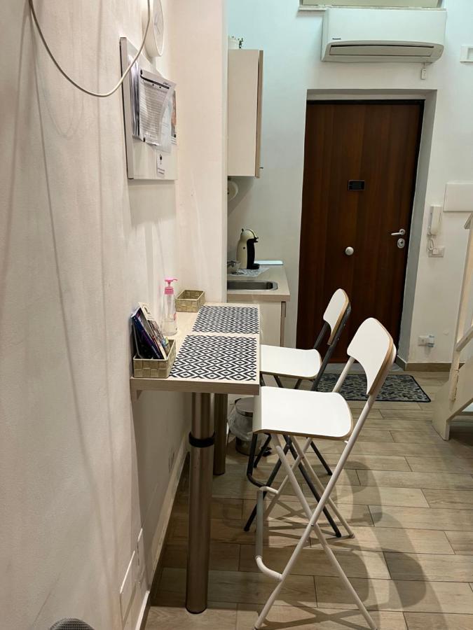La Casina Di Lia In Via Dei Tribunali Naples Extérieur photo
