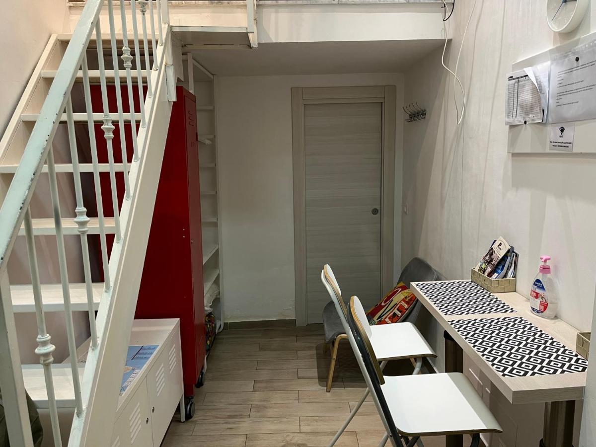 La Casina Di Lia In Via Dei Tribunali Naples Extérieur photo